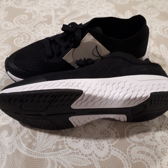 Women's Athletic Works Runners - Picture 4 of 5